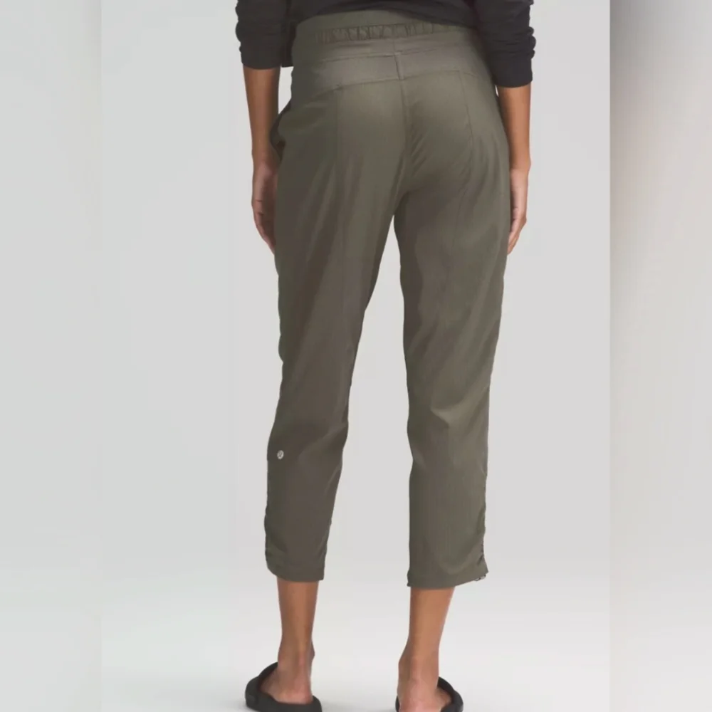 Lululemon Dance Studio Mid-Rise Green- Grey Cropped Pants Size 6 - Picture 2 of 13